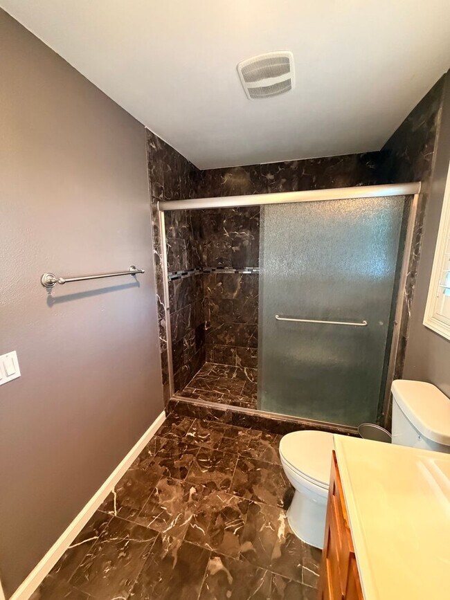 Building Photo - Unbelievable 4 Bed, 4 Bath House For Rent In Buena Park-Must See To Appreciate!