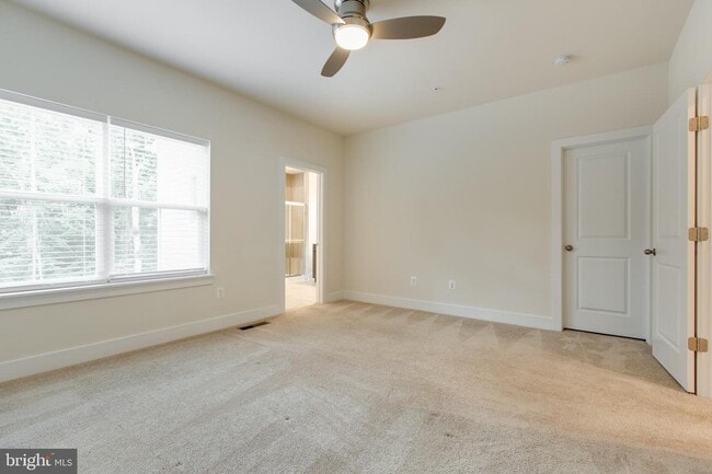 Building Photo - 2546 Buckthorn Dr