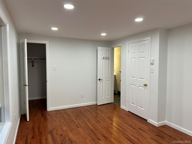 Building Photo - 316 Hudson Ave
