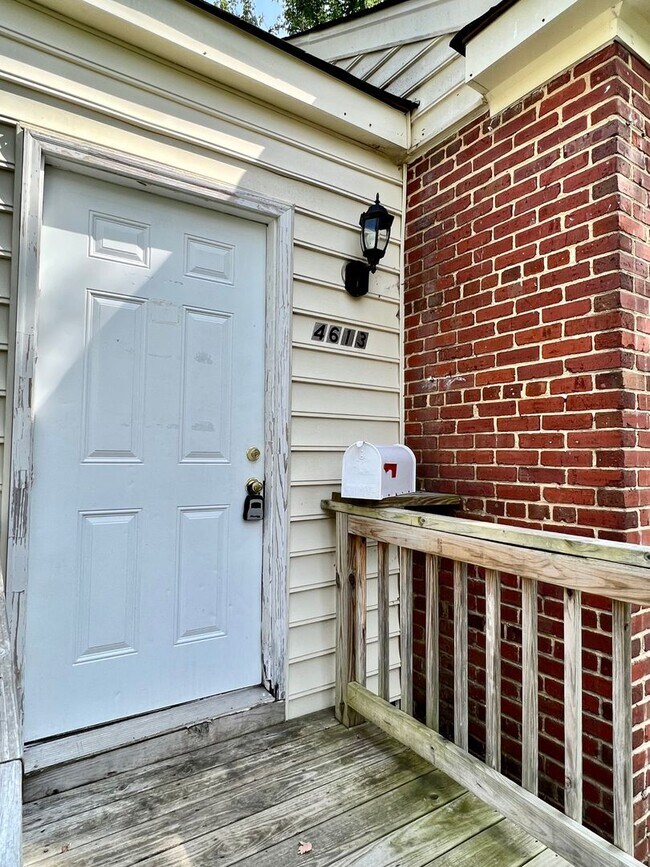Building Photo - Charming 2 bedroom, 1 bathroom Rancher in ...
