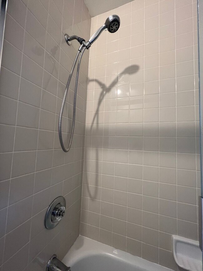 Building Photo - Single Story 3 bedroom In Cute Treelined Vallejo Neighborhood