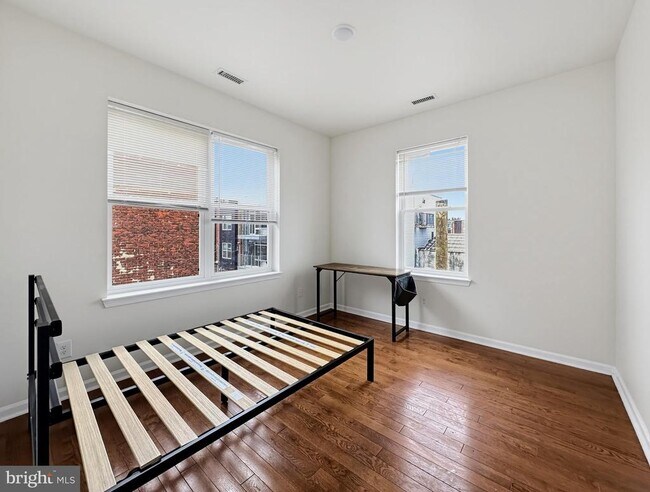 Building Photo - 1822 W Norris St