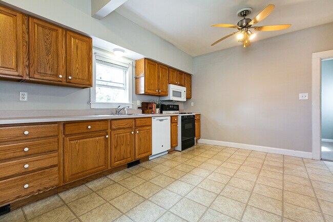 Building Photo - 2636 Fulton St