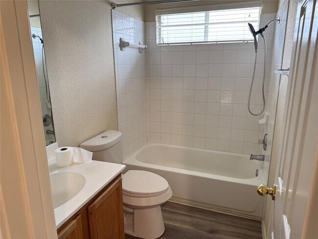 Building Photo - 501 Grey Feather Ct