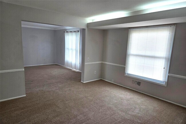 Building Photo - 515 Hobnail Cir