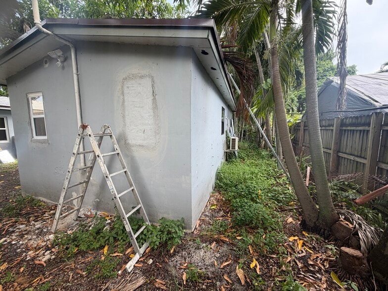 Garden Area. - 13845 NW 6th Ave