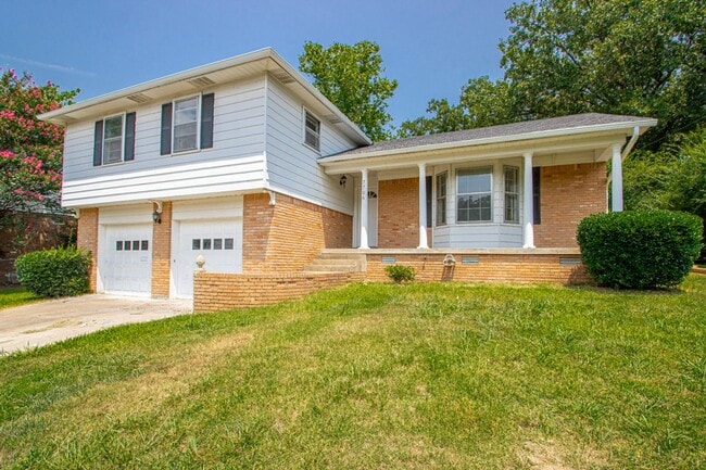 Building Photo - Welcome to a beautifully maintained 4-bedroom, 2-bathroom home located in the highly sought-after...