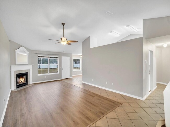 Building Photo - 2427 Tumbleweed Dr