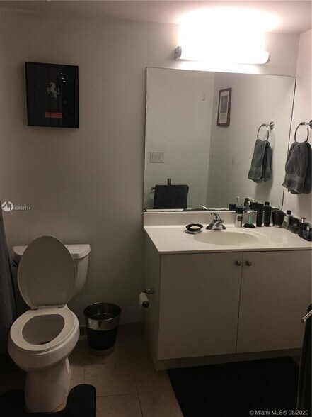 Building Photo - 111 E Flagler St