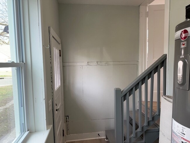 Building Photo - Beautifully Remodeled 4-bedroom Cape Cod -...