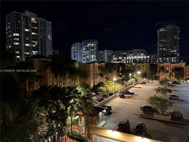 Building Photo - 19701 E Country Club Dr