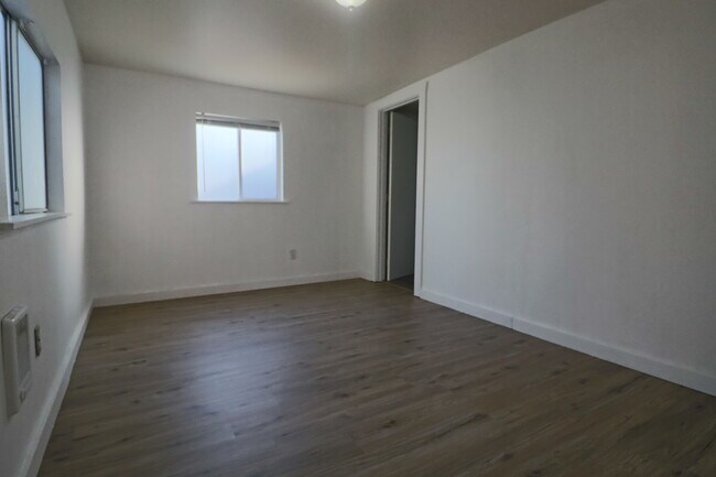 Building Photo - 2344 Trenton Ave