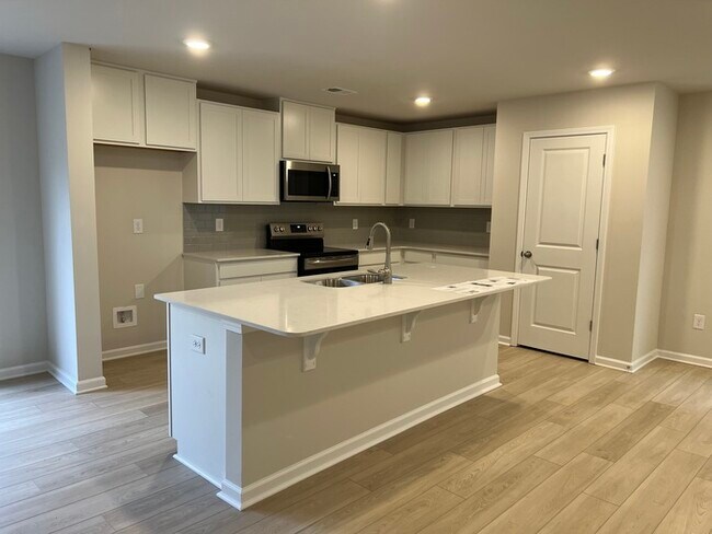 Building Photo - 1008 Minocqua Rd