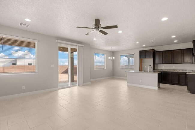 Building Photo - 4022 Silver Springs Road NE
