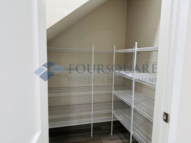 Building Photo - Modern 4-Bed / 2.5-Bath Single-Family Home with Loft, Gas Fireplace & 2-Car Garage – Near Downtow...