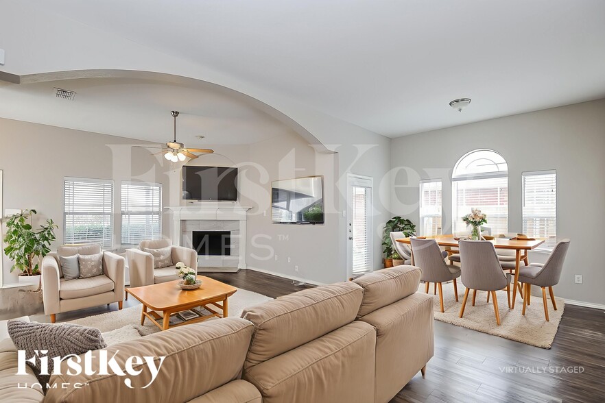 Building Photo - 2508 Esquire Dr