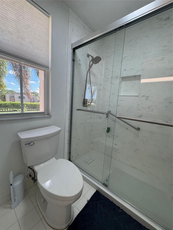 Building Photo - 7481 Santa Monica Dr