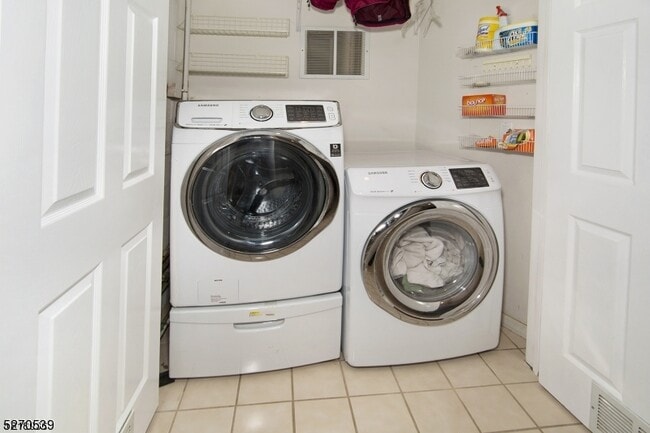 Building Photo - 42 Schindler Terrace