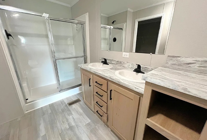 Building Photo - 6588 N Hampshire Dr