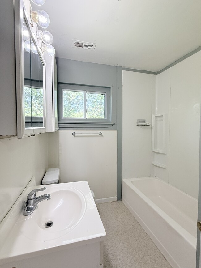 Building Photo - 3621 Monte Vista Dr