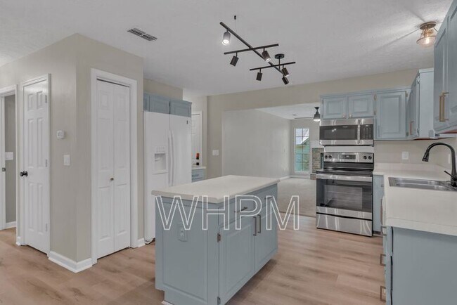 Building Photo - 1152 White Mountain Ln