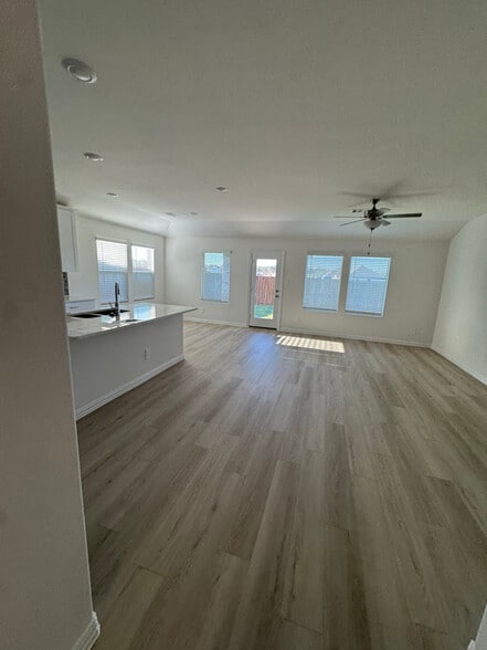 Building Photo - 608 Marigold Hl Wy