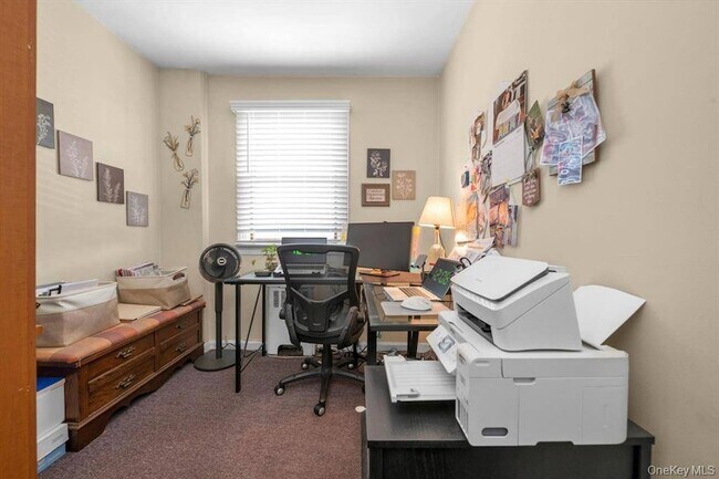 Building Photo - 2433 Young Ave