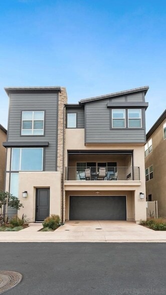 Building Photo - 15681 Rennyson Way