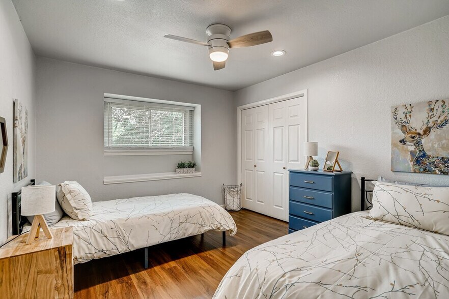 Building Photo - 2201 Rosemary Ln