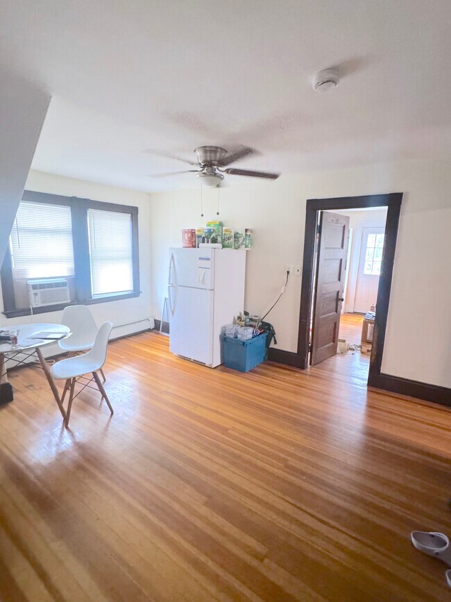 Building Photo - 71 Aldie St