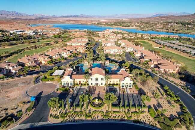 Building Photo - Luxury Resort Style Condo in Lake Las Vegas