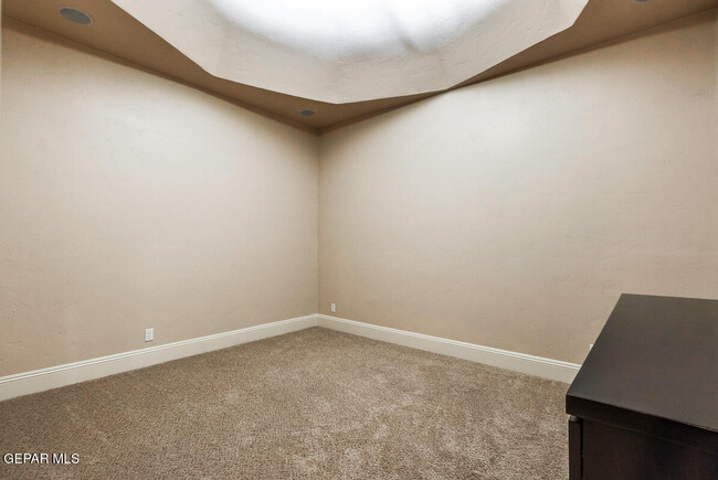 Building Photo - 12800 Cozy Cove Ave