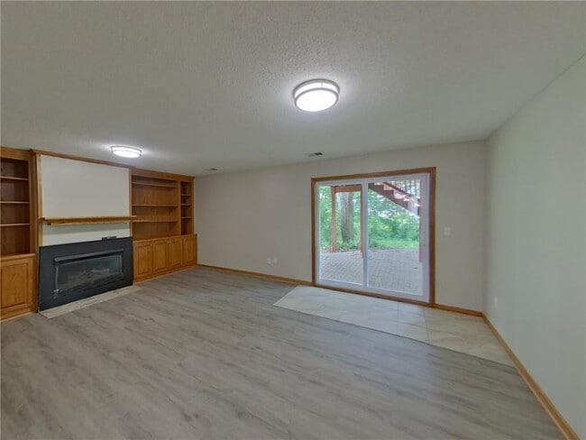 Building Photo - 739 Ashley Dr
