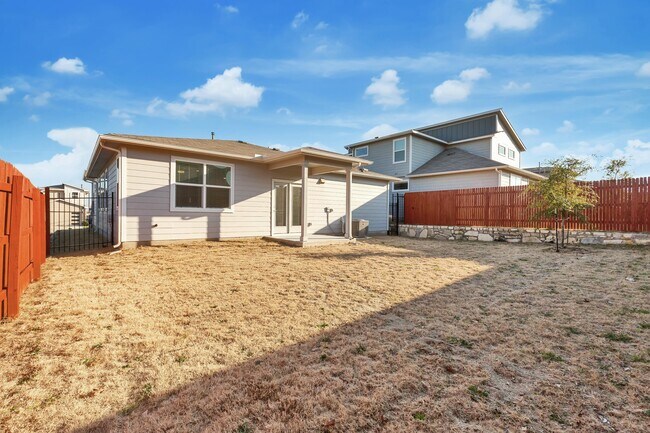 Building Photo - 13920 Lubeck Dr
