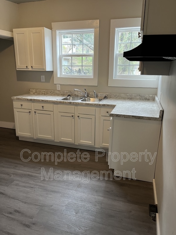 Building Photo - 2129 Pike Rd