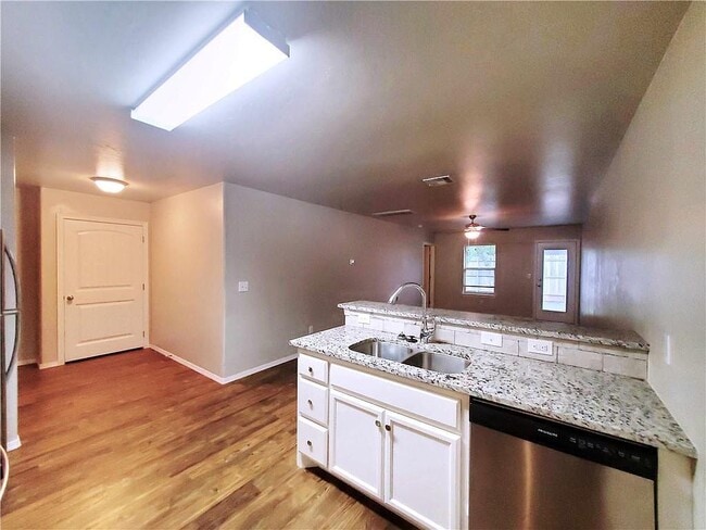Building Photo - 2117 Buena Vida Ln