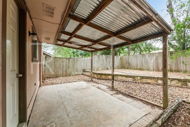 Building Photo - 1005 Milford Way