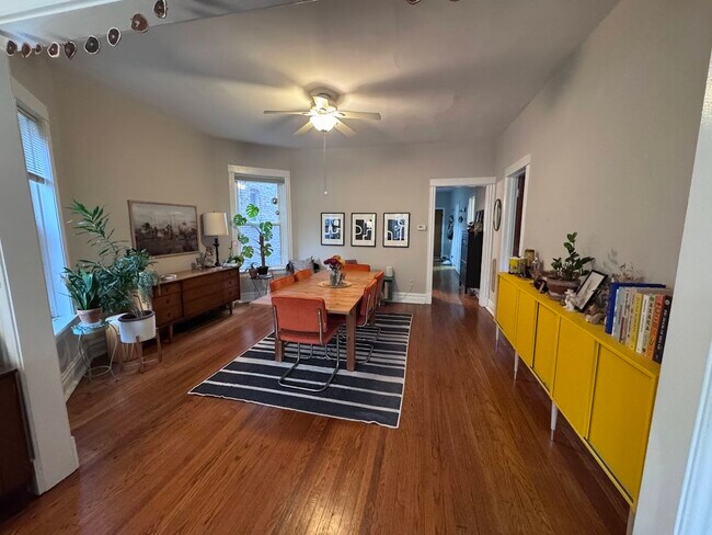 Building Photo - 2251 W Giddings St