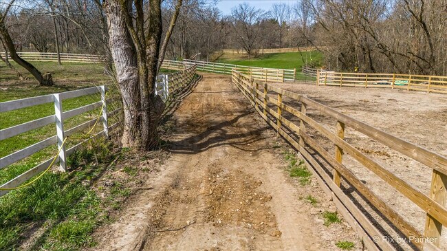 Building Photo - 708 S Rose Farm Rd