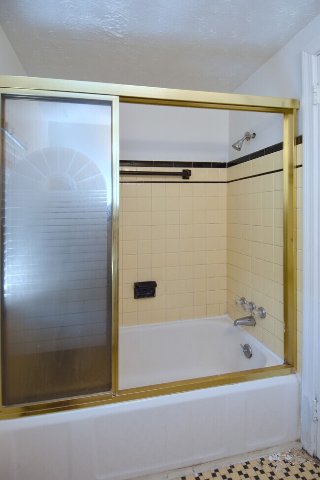 Building Photo - 121 Owendale Ave