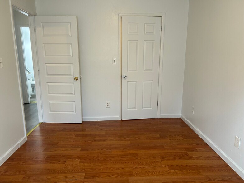 Building Photo - 218 Morning Dr