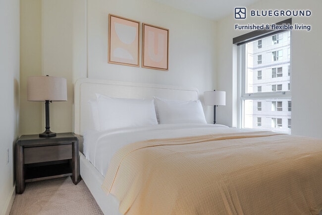 Building Photo - 10301 NE 10th St