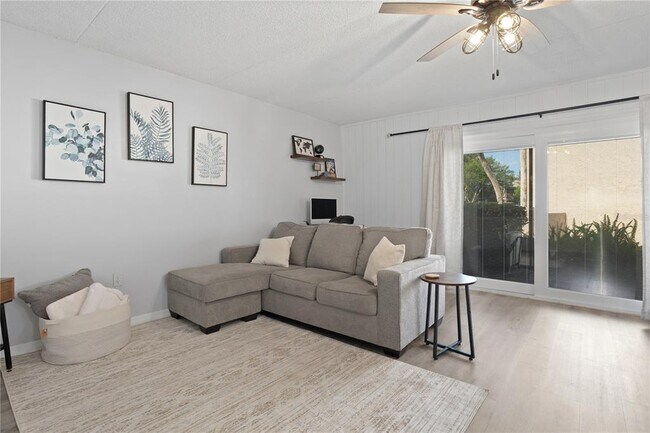 Building Photo - 1154 Paseo Del Sol