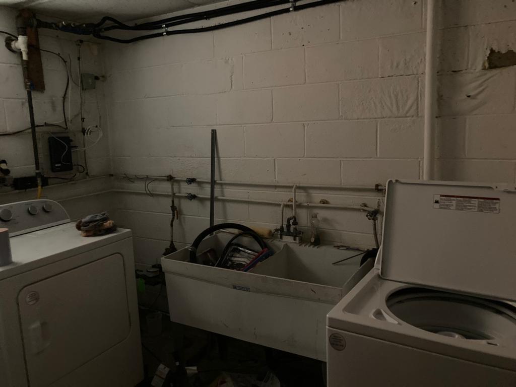 Building Photo - 50 Maplewood St