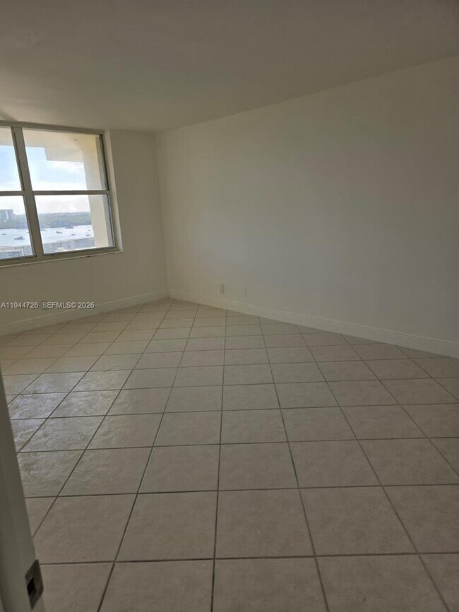 Building Photo - 18151 NE 31st Ct