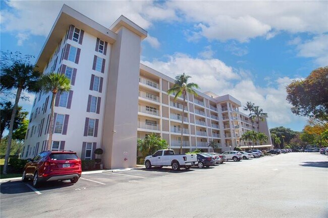 Building Photo - 2600 S Course Dr