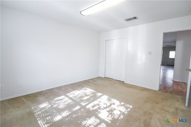 Building Photo - 12005 Kilmartin Ln