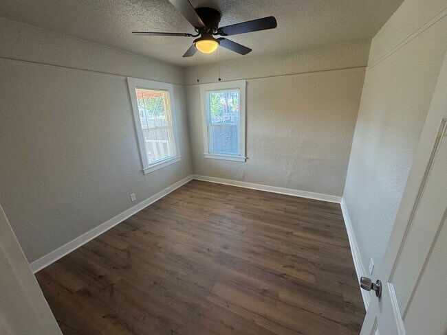 Building Photo - 2 bedroom | 1 bathroom | Single family in ...