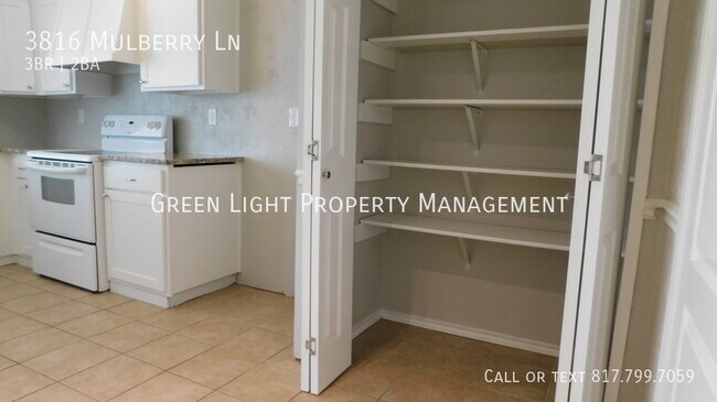 Building Photo - 3816 Mulberry Ln