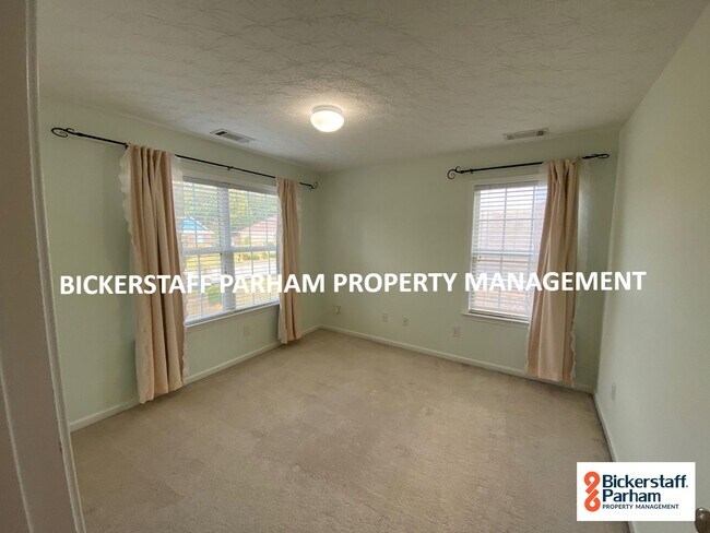 Building Photo - 4613 English Ivy Dr